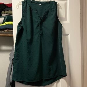 Labeled Green Sleeveless Dot-Texture Shell